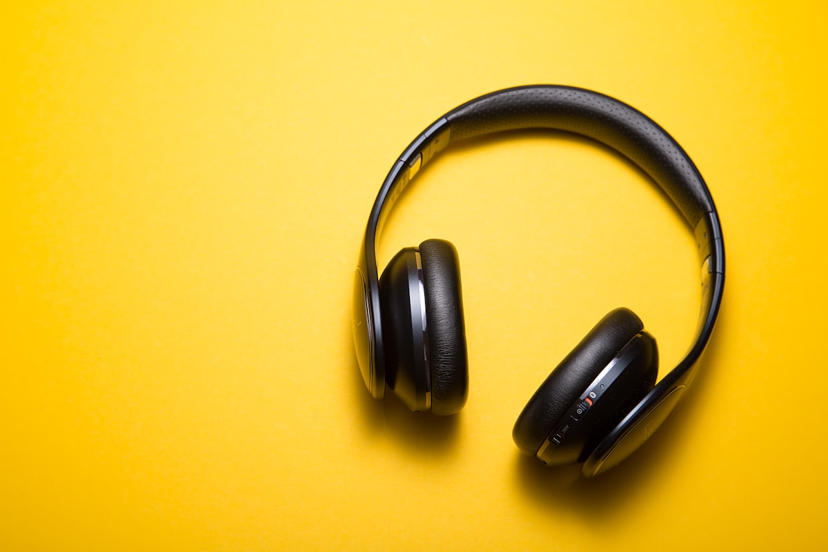 A Calm Buyer’s Guide to Noise-Cancelling Headphones